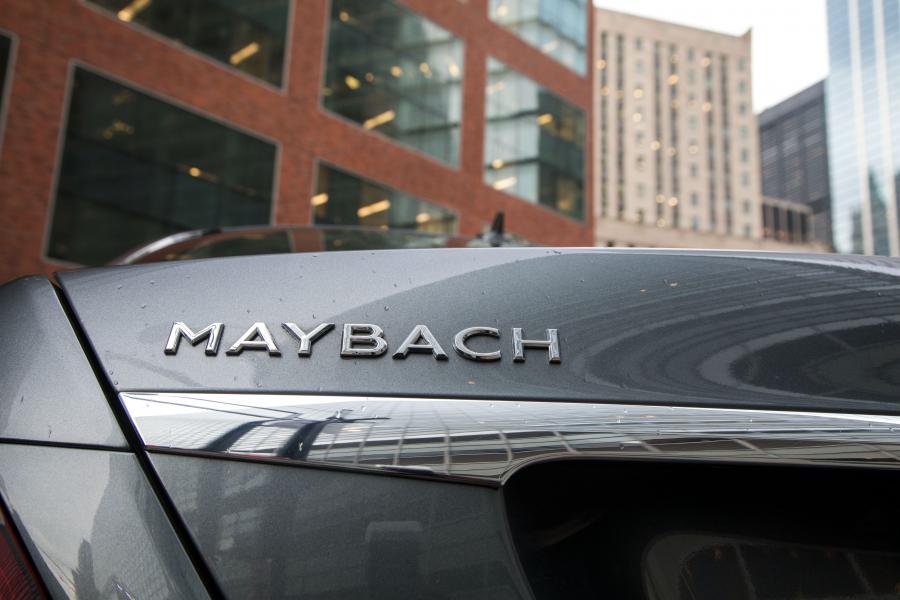 Логотип Mercedes-Maybach S560 4Matic (X222) 2017 года  (NA) (фото 10 из 22)
